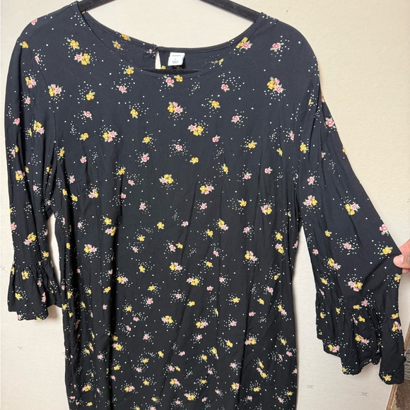 Old Navy Dresses & Skirts - Old Navy Black Floral Long Sleeve Dress